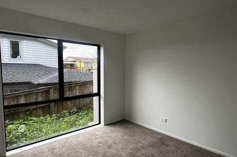 Photo of property in 9/233 Great North Road, Henderson, Auckland, 0612