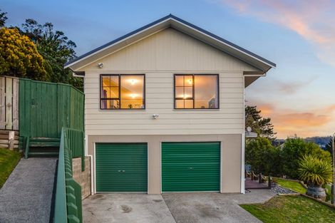 Photo of property in 10 Adventure Drive, Whitby, Porirua, 5024
