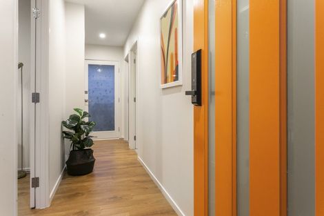 Photo of property in 8a Steen Place, Mangere Bridge, Auckland, 2022