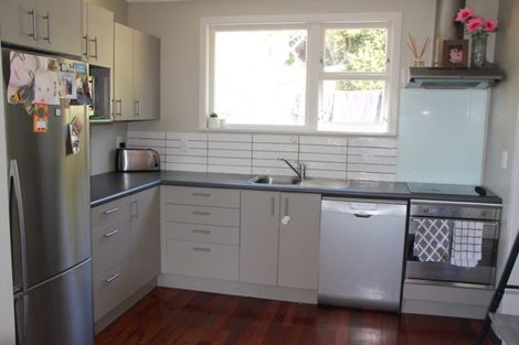 Photo of property in 15 Kahikatea Grove, Paparangi, Wellington, 6037