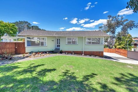 Photo of property in 31 Thornlow Street, Glendene, Auckland, 0602