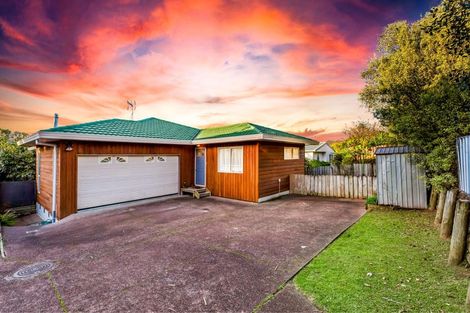 Photo of property in 16a Kokiri Street, Te Atatu South, Auckland, 0610
