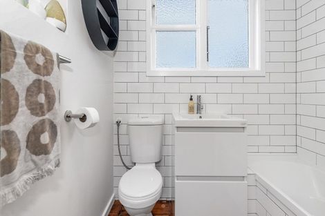 Photo of property in 4 Moule Place, Fairfield, Hamilton, 3214