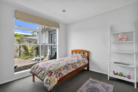 Photo of property in 57 Queens Road, Glen Avon, New Plymouth, 4312