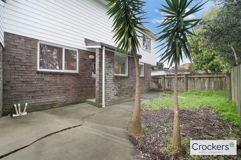 Photo of property in 2/75 Atkinson Road, Titirangi, Auckland, 0604