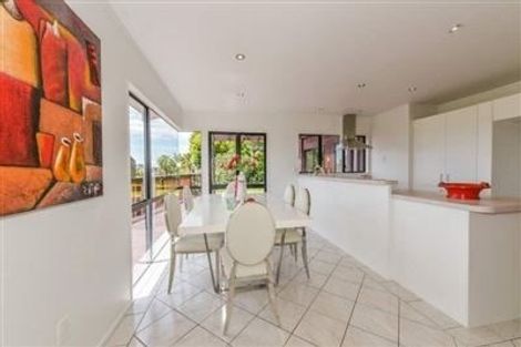 Photo of property in 10 Camilla Grove, Totara Vale, Auckland, 0629