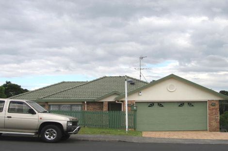 Photo of property in 74 Harmel Road, Glendene, Auckland, 0602