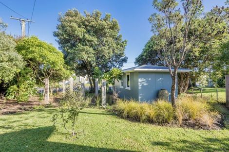 Photo of property in 18 The Avenue, Otaki Beach, Otaki, 5512