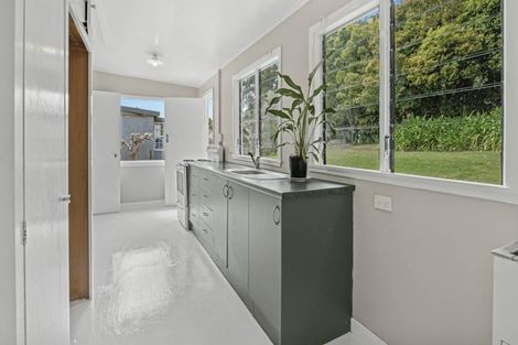 Photo of property in 22 Otanerua Road, Hatfields Beach, Orewa, 0931