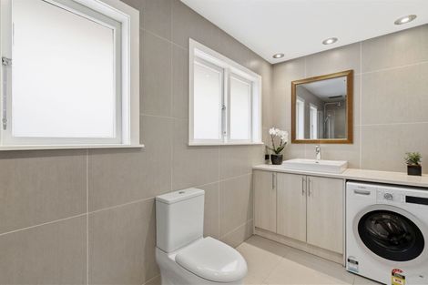 Photo of property in 4 Greville Road, Pinehill, Auckland, 0632