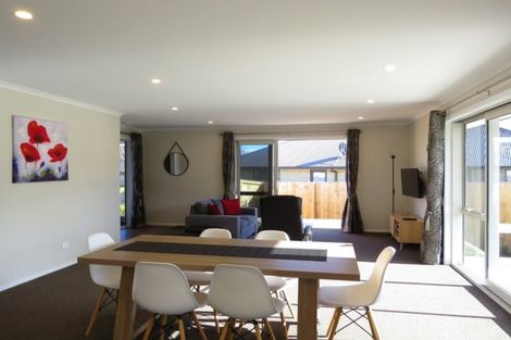 Photo of property in 64 Golden Shore Place, Coromandel, 3506