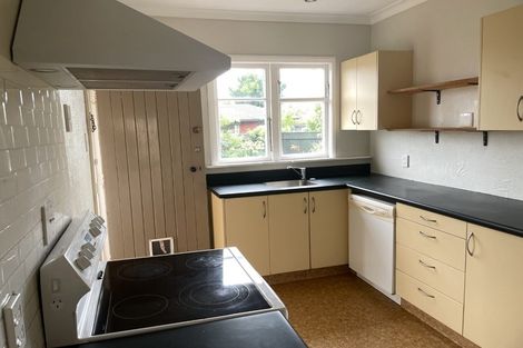 Photo of property in 11 College Street, Awapuni, Palmerston North, 4412