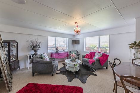 Photo of property in 73 East Street, Feilding, 4702