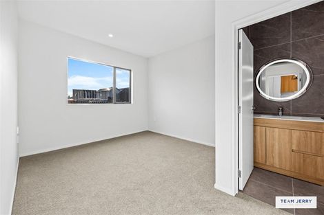 Photo of property in 11 Farranfore Road, Opaheke, Papakura, 2113