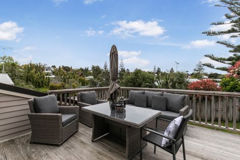 Photo of property in 8 Palawan Place, Torbay, Auckland, 0630