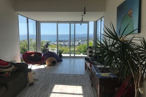 Photo of property in 102 Kelburn Parade, Kelburn, Wellington, 6012