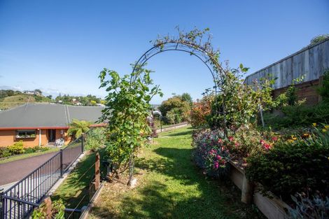 Photo of property in 16 Ohinemuri Place, Paeroa, 3600