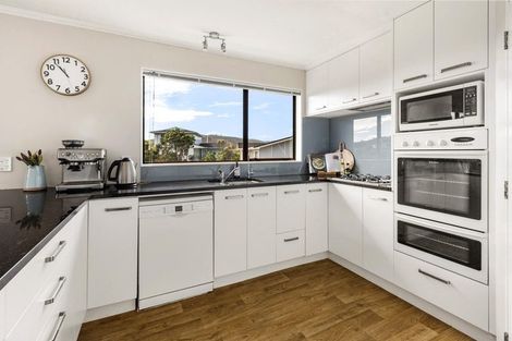 Photo of property in 19 Paddington Grove, Karori, Wellington, 6012