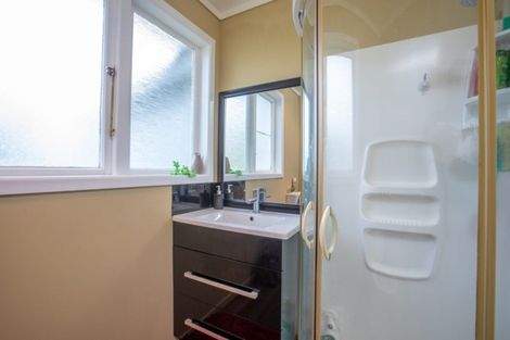 Photo of property in 42 Leicester Street, Cannons Creek, Porirua, 5024