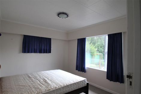 Photo of property in 60 Woodford Avenue, Henderson, Auckland, 0610