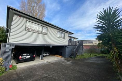 Photo of property in 2/123 Bruce Road, Glenfield, Auckland, 0629