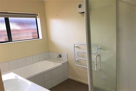 Photo of property in 4 Gandalf Crescent, Paraparaumu, 5032