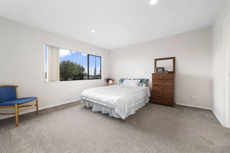 Photo of property in 181 Carlisle Road, Northcross, Auckland, 0632