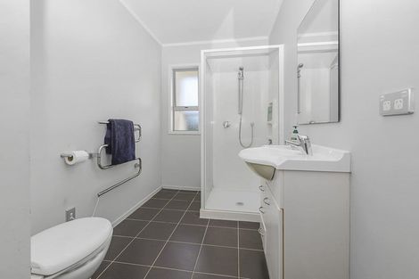 Photo of property in 2/143a Wiseley Road, West Harbour, Auckland, 0618