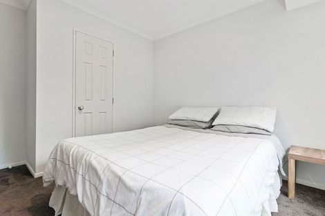 Photo of property in 25 Black Teal Close, Unsworth Heights, Auckland, 0632