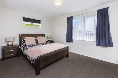 Photo of property in 34 Blueberry Grove, Timberlea, Upper Hutt, 5018
