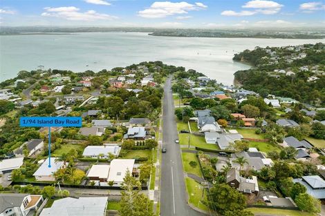 Photo of property in 1/94 Island Bay Road, Beach Haven, Auckland, 0626