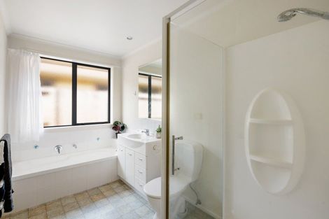 Photo of property in 6 Willscarlet Lane, Hamilton East, Hamilton, 3216