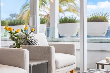 Photo of property in 43 Hauraki Road, Hauraki, Auckland, 0622