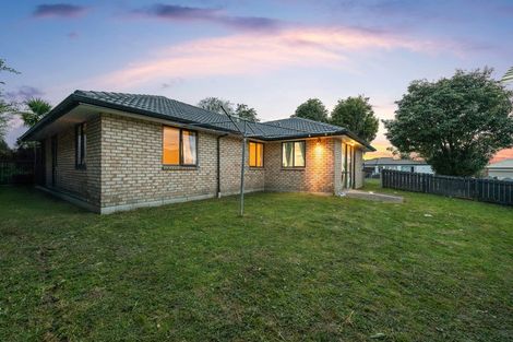 Photo of property in 29 Woodbank Drive, Glen Eden, Auckland, 0602