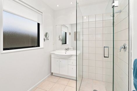 Photo of property in 8 Gwen Place, Redwood, Christchurch, 8051