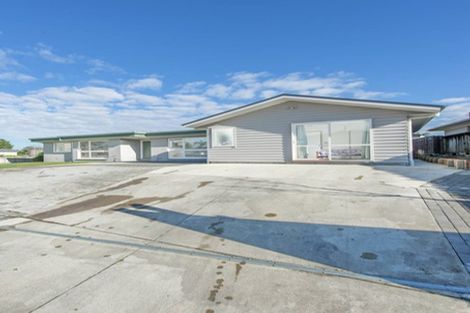Photo of property in 2 Vanbrugh Place, Bucklands Beach, Auckland, 2014