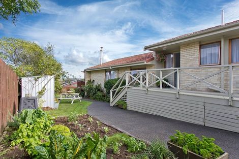 Photo of property in 71 Sandspit Road, Shelly Park, Auckland, 2014