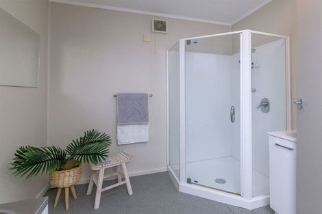 Photo of property in 6 Te Rauparaha Street, Otaki, 5512