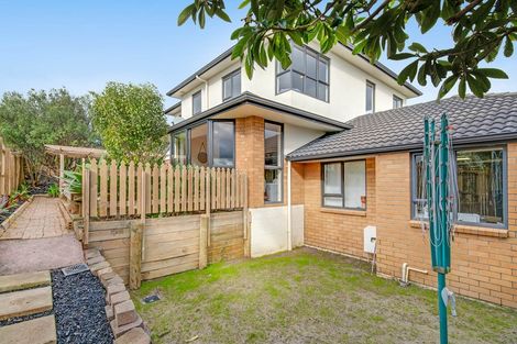 Photo of property in 26 Black Teal Close, Unsworth Heights, Auckland, 0632