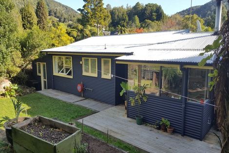 Photo of property in 4 Wattle Grove Road, Lake Okareka, Rotorua, 3076