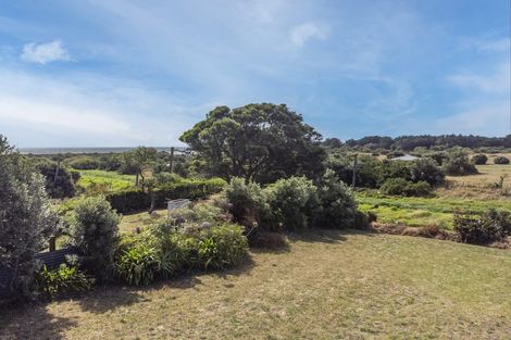 Photo of property in 337 Te Horo Beach Road, Te Horo Beach, Otaki, 5581