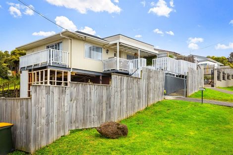 Photo of property in 1/323 Triangle Road, Massey, Auckland, 0614