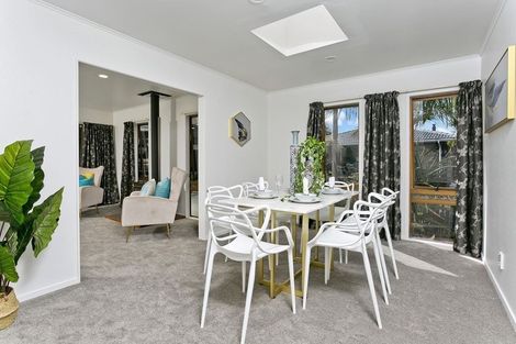 Photo of property in 29 Sandiacre Way, Browns Bay, Auckland, 0630