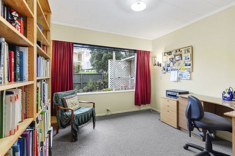Photo of property in 14 Findhorn Place, Papakowhai, Porirua, 5024