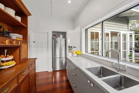 Photo of property in 15 Duders Avenue, Devonport, Auckland, 0624