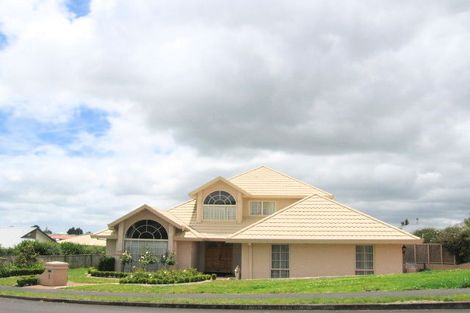 Photo of property in 2 Jackson Place, Pukekohe, 2120