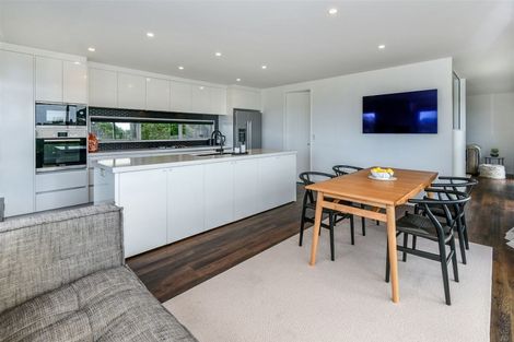 Photo of property in 82 Mount Pleasant Road, Mount Pleasant, Christchurch, 8081