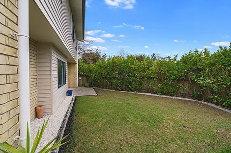 Photo of property in 19 Titch Place, Glen Eden, Auckland, 0602