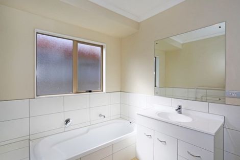 Photo of property in 12 Puketi Lane, Waiuku, 2123