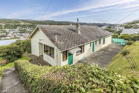 Photo of property in 123 Melbourne Road, Island Bay, Wellington, 6023